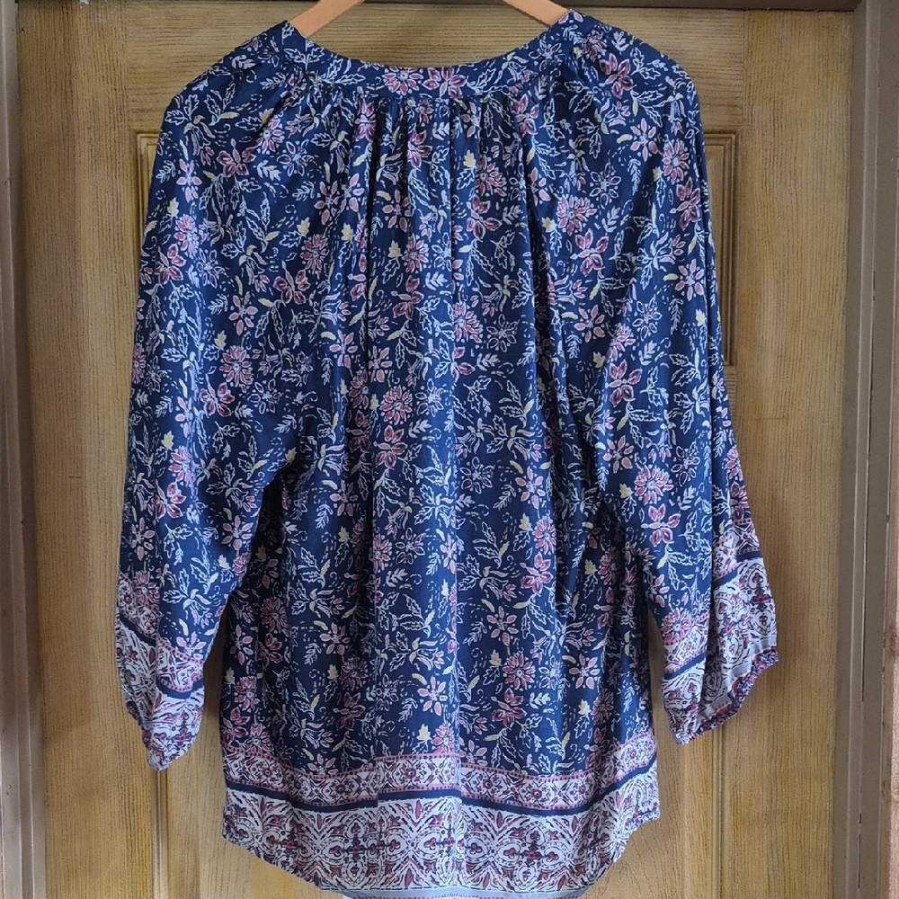 beachlunchlounge Floral Blouse in Navy and Pink - Picture 8 of 12